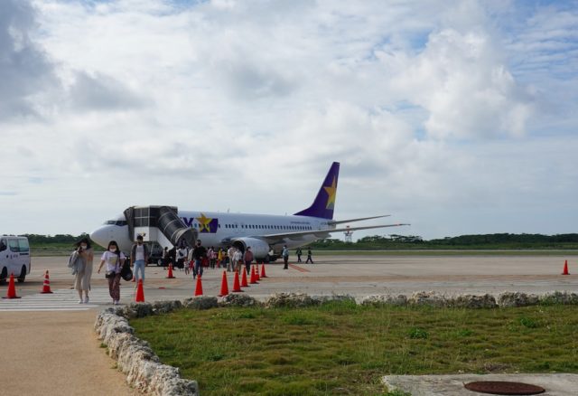 着陸した飛行機